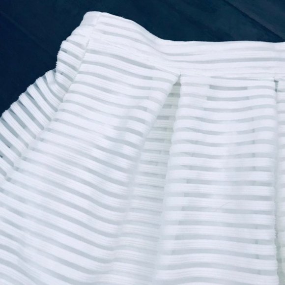 NWOT Forever 21 White/Ivory High Waisted Fit & Flare Mini Skirt - Picture 3 of 7